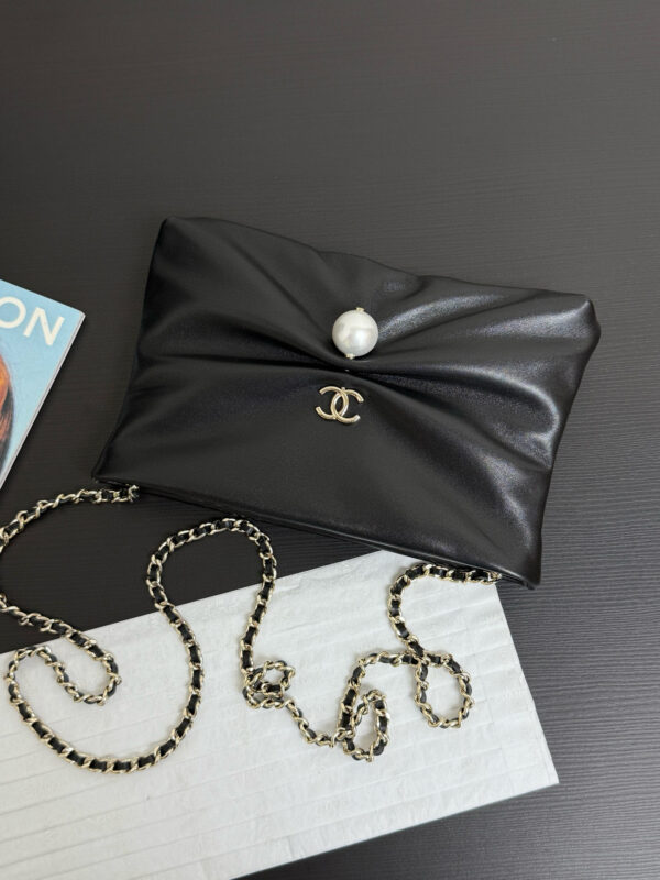 Chanel - Image 6