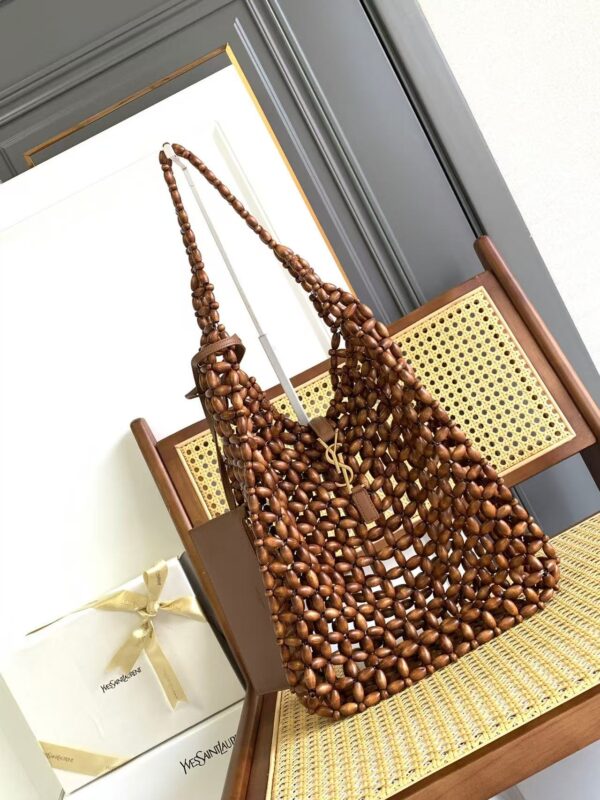 Large LE 5 À 7 Bag of Wooden Beads