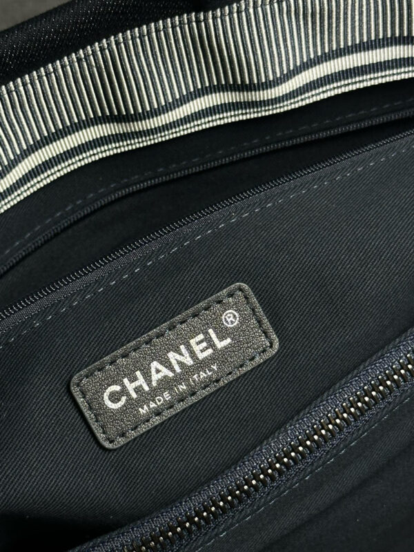 Chanel navy striped beach bag - Image 9