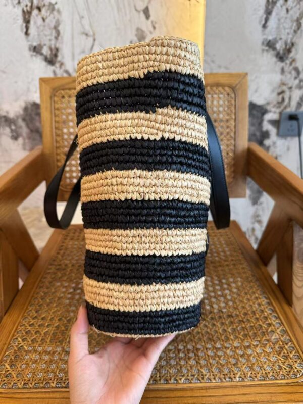 ⁦Classic Soft Medium Basket Bag 2 colors⁩ - الصورة ⁦4⁩