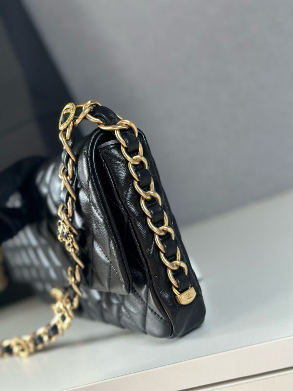Chanel - Image 3