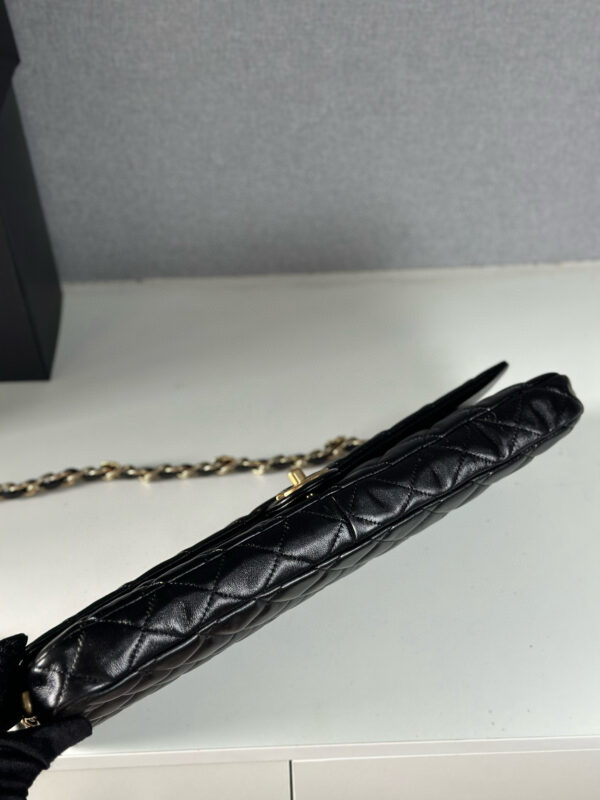 Chanel - Image 6