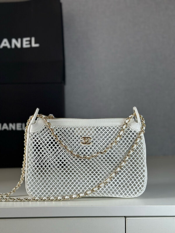 Chanel hobo - Image 8