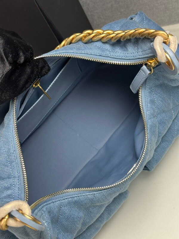⁦Chanel Hobo⁩ - الصورة ⁦8⁩