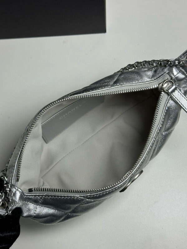 ⁦Chanel Hobo⁩ - الصورة ⁦3⁩