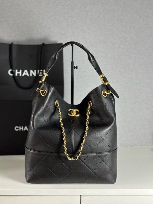 ⁦Chanel Tote hobo⁩ - الصورة ⁦9⁩