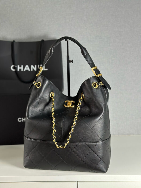 Chanel Tote hobo