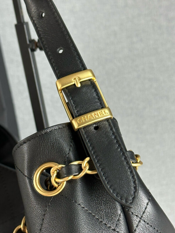 ⁦Chanel Tote hobo⁩ - الصورة ⁦7⁩