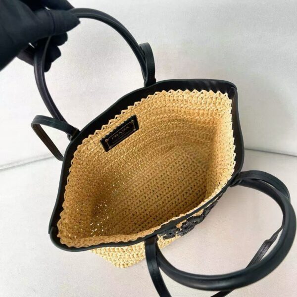 Prada - Image 3
