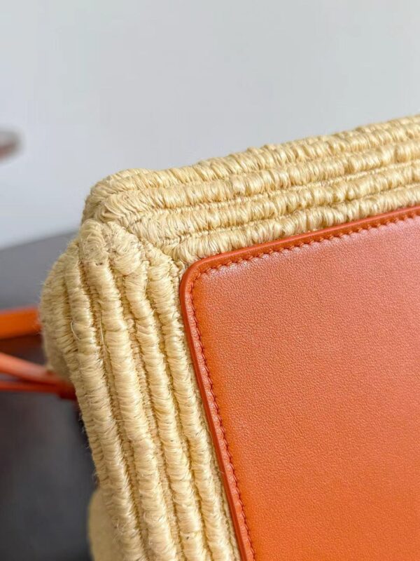 ⁦BOTTEGA VENETA⁩ - الصورة ⁦4⁩