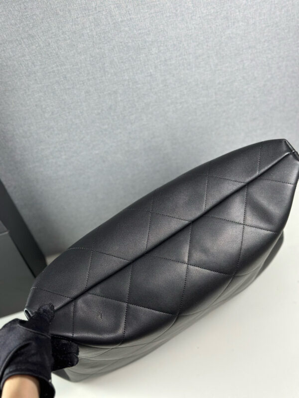Chanel - Image 8