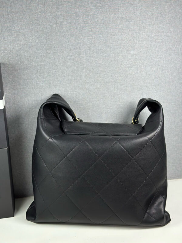 Chanel - Image 7