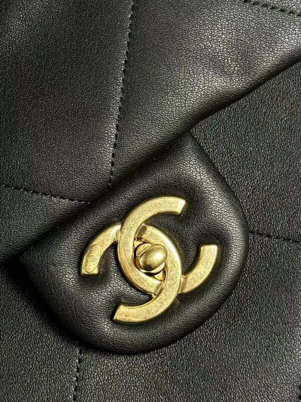 Chanel - Image 5