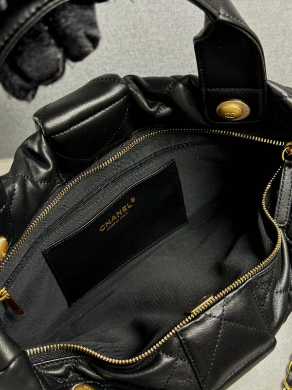 Chanel - Image 4