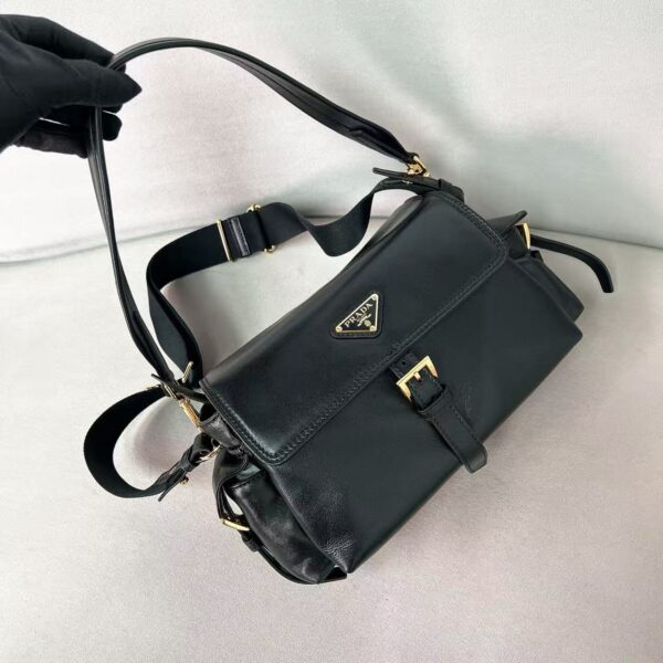 ⁦Explore bag in nappa leather⁩ - الصورة ⁦9⁩