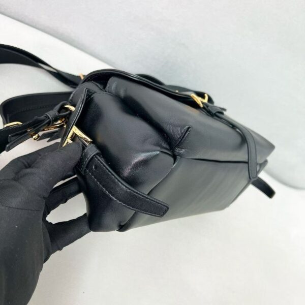 ⁦Explore bag in nappa leather⁩ - الصورة ⁦4⁩